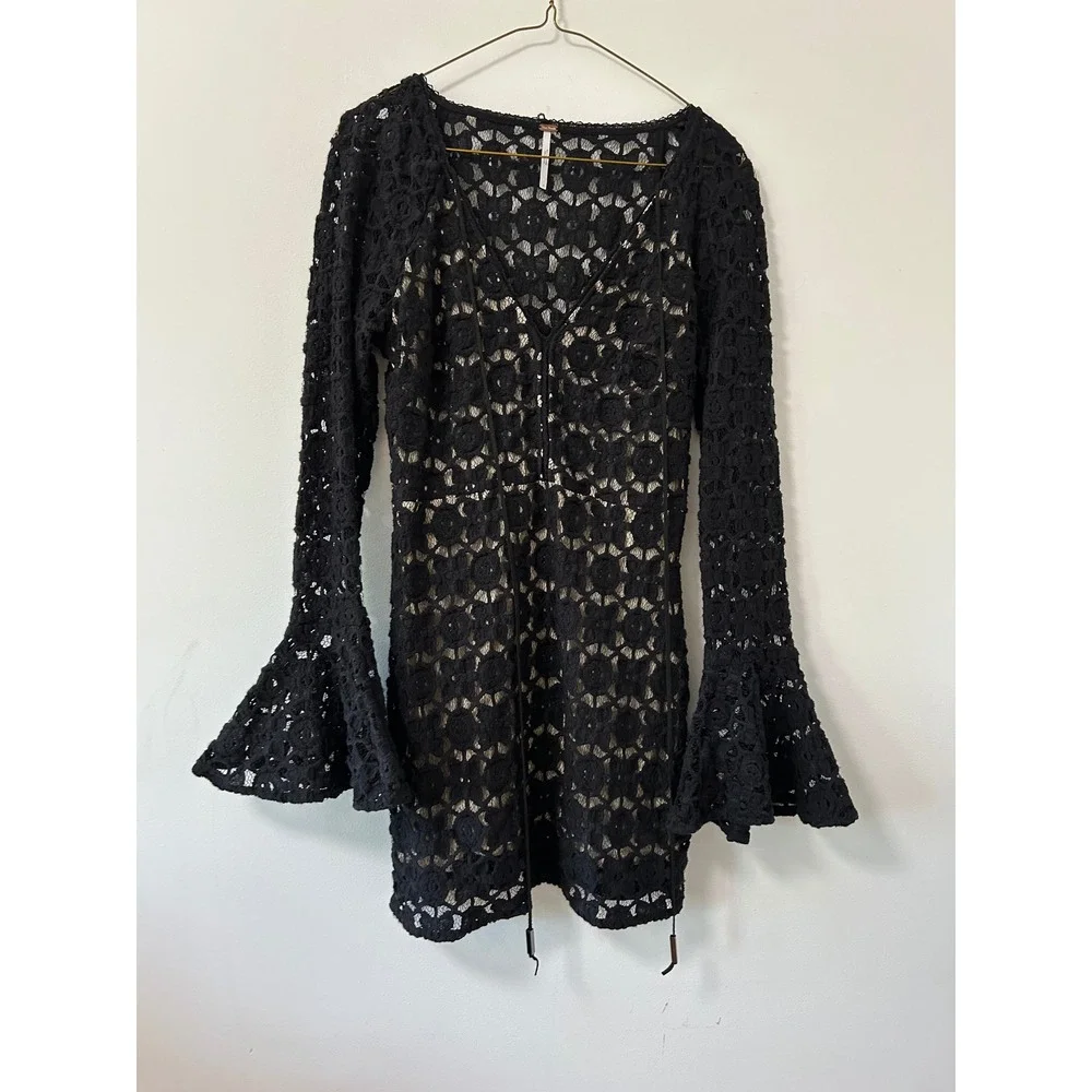 Free People Black Crochet Lace Bell Sleeve Mini Dress Lace Up Front Size 6